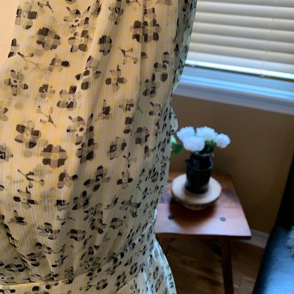 Sleeveless flower dress - Picture 4 of 12